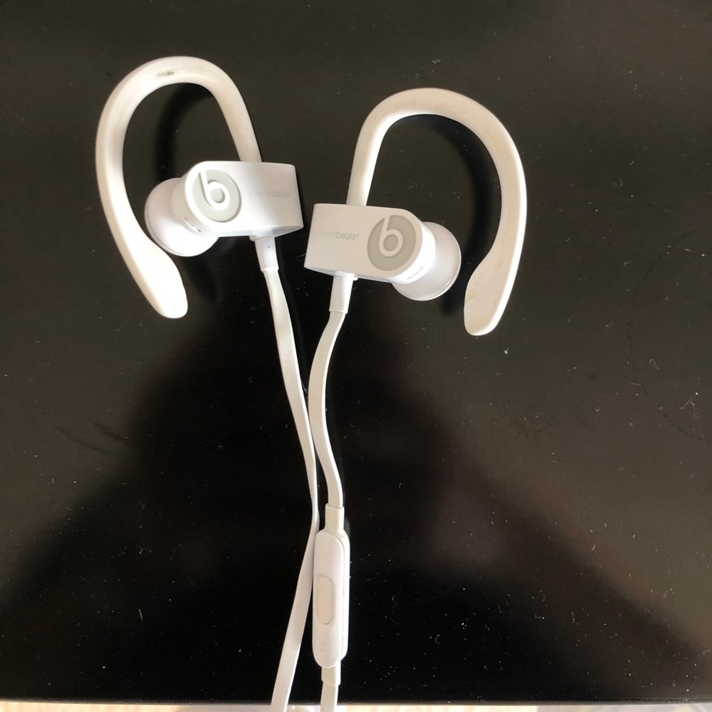 COPY - White Powerbeats3 Wireless - Picture 2 of 6